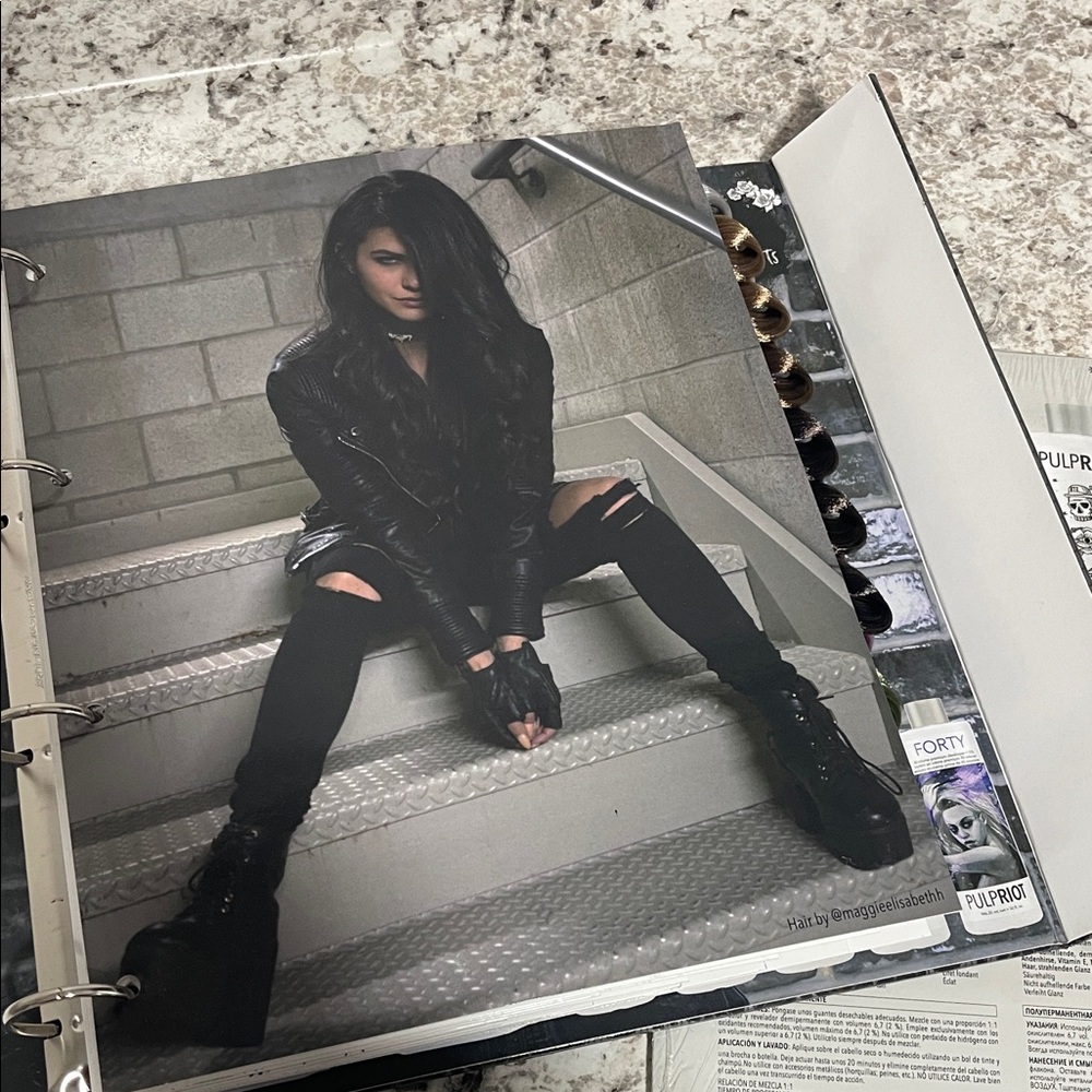 Pulp Riot Faction 8 Color Swatch Book - Picture 4 of 11